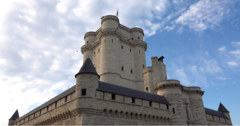 Châteaux forts : les origines / Grandeur et déclin