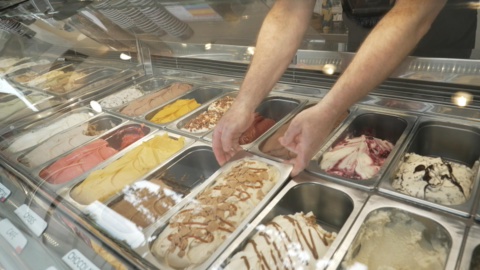 ICE CREAM WARS, industrial vs artisan