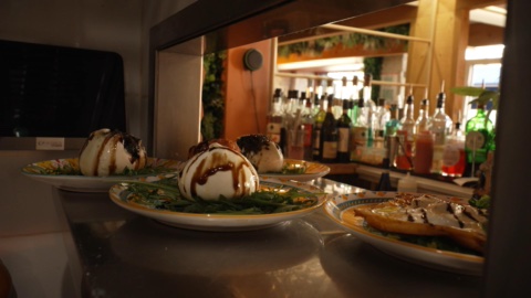 MOZZARELLA, BURRATA, FETA, the secrets behind your salads